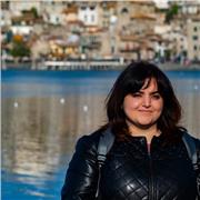 Medico veterinario esperto in nutrizione impartisce lezioni di biologia e aiuto compito